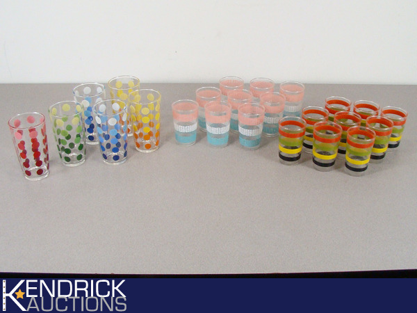 lot 46 image: Lot of 24 NEW Vintage Decorated TumblersGlasses