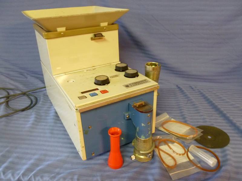 lot 1 image: Commercial Coin Counting Machine