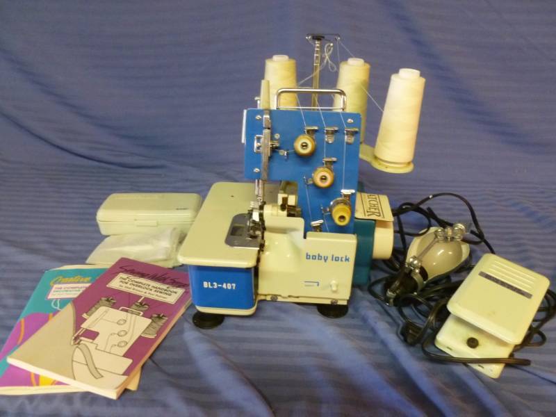 lot 2 image: Juki Baby Loc Sewing Machine