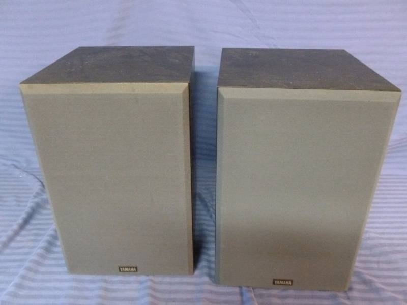 lot 5 image: Yamaha Speakers