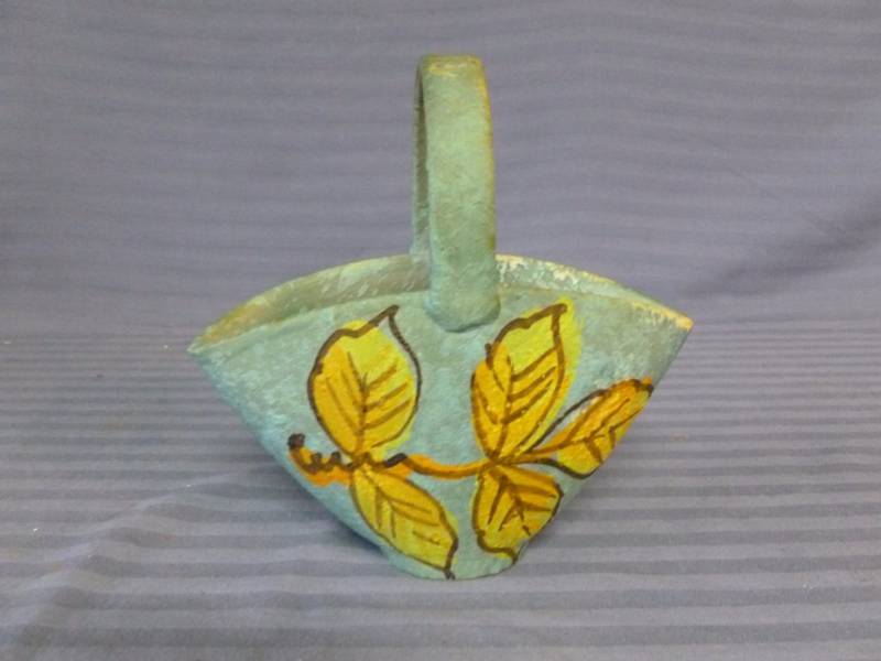 lot 16 image: Stoneware Basket