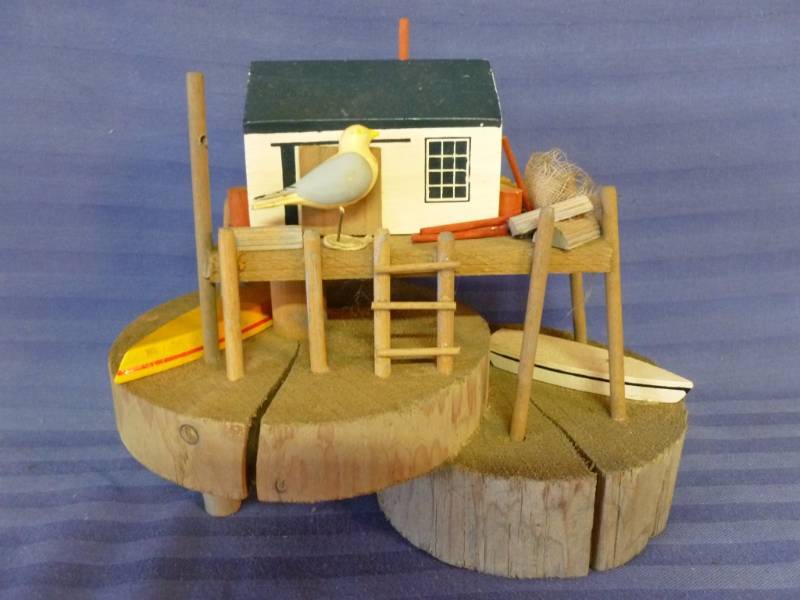 lot 25 image: Wooden Mantle Decoration