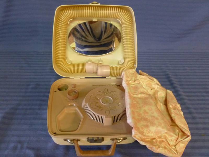 lot 27 image: Vintage Hair Dryer