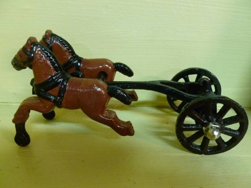 lot 53 image: Cast Iron Horse Wagon