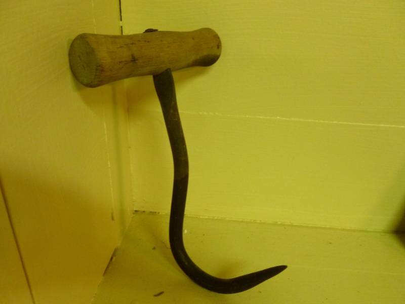 lot 64 image: Vintage Bale Hook