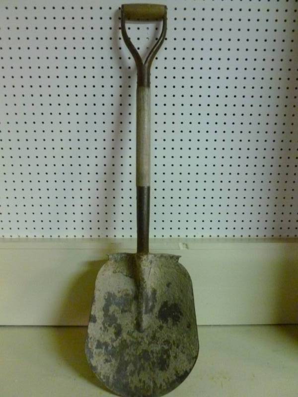 lot 75 image: Shovel