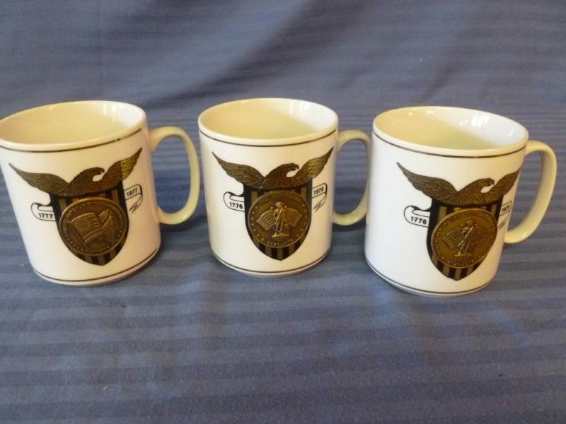 lot 82 image: Bicentennial Mugs