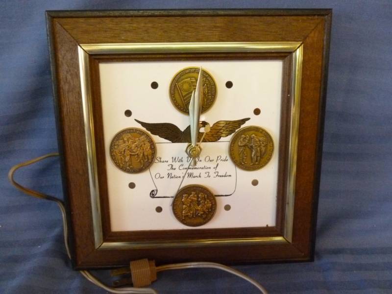 lot 83 image: Bicentennial Clock