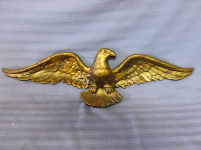 lot 89 image: Eagle Decoration