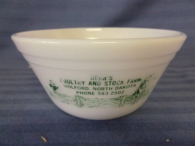 lot 114 image: Vintage Federal Glass