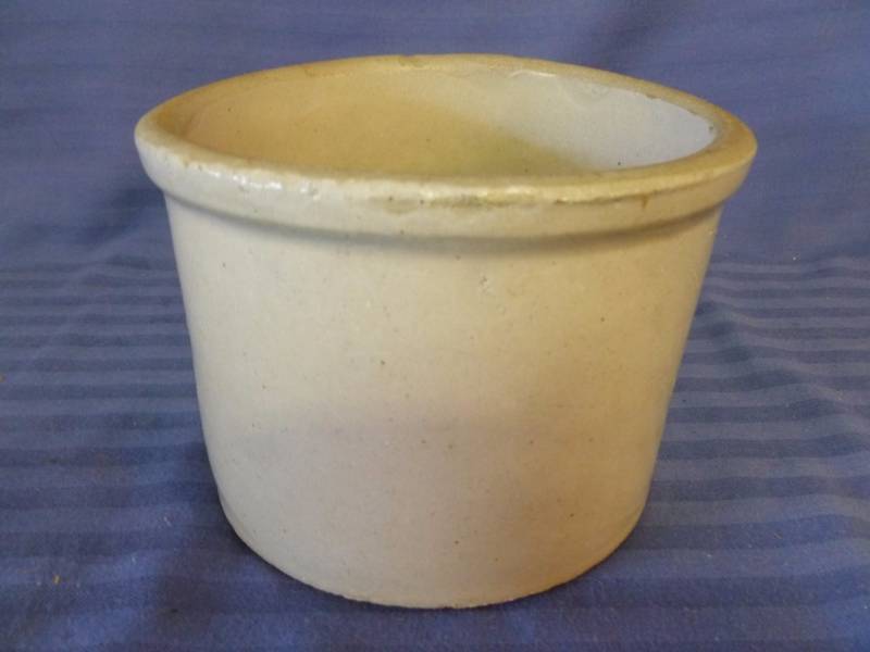 lot 118 image: Vintage Crock