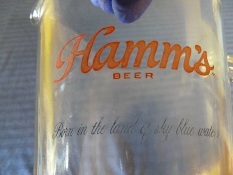 lot 124 image: Vintage Hamms