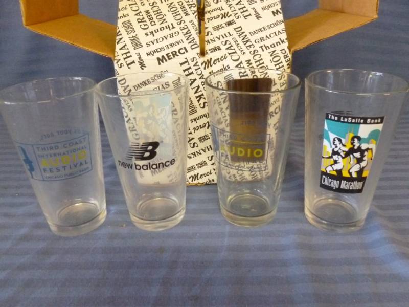 lot 127 image: Glass Set