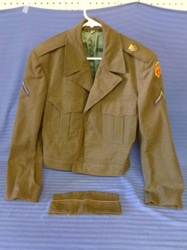 lot 136 image: Vintage Military Jacket