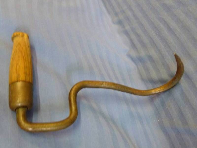 lot 153 image: Vintage Bale Hook