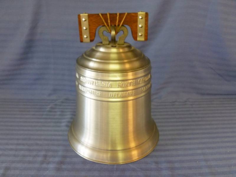 lot 156 image: Liberty Bell Ice Bucket