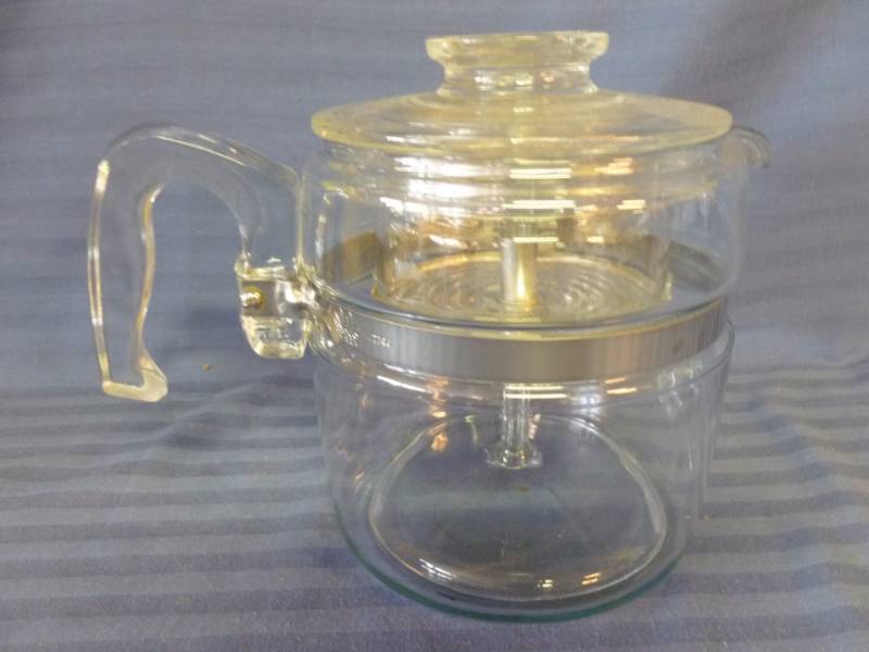 lot 158 image: Vintage Pyrex Coffee Peculator