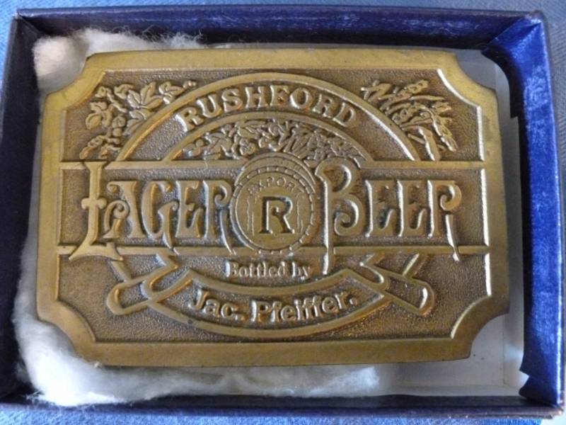 lot 176 image: Collectible Belt Buckle