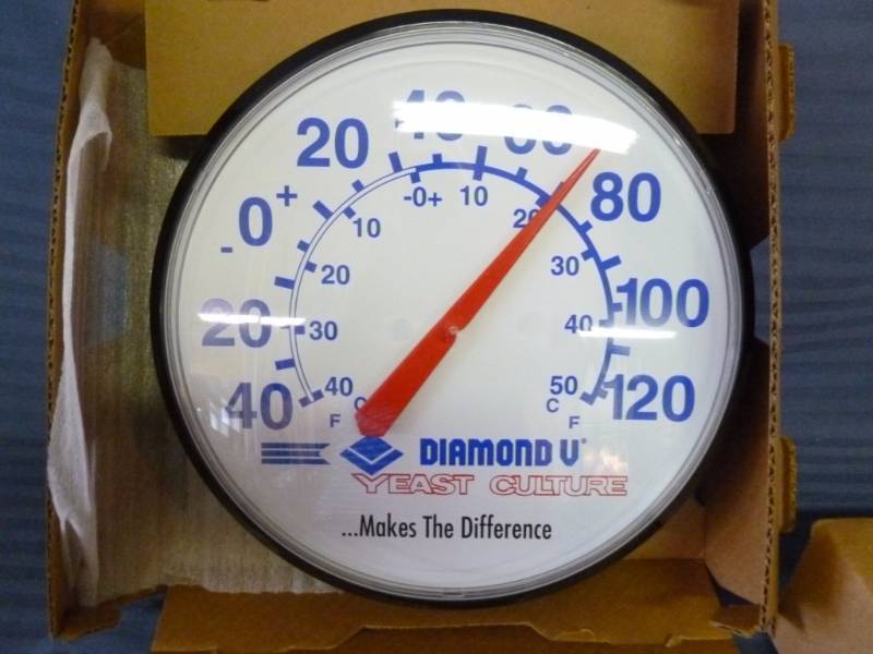 lot 208 image: Thermometer