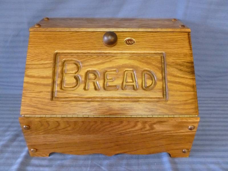 lot 225 image: Oak Bread Box