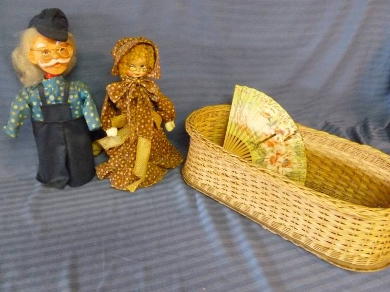 lot 229 image: Dolls
