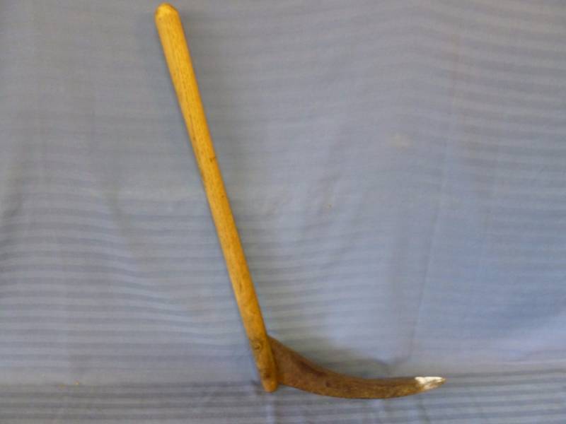lot 236 image: Vintage Sickle Knife