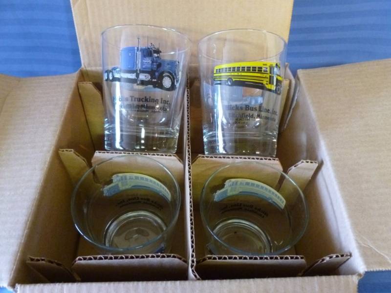 lot 239 image: Glass Set
