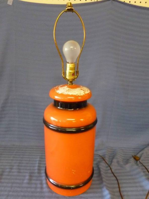lot 246 image: Vintage Lamp