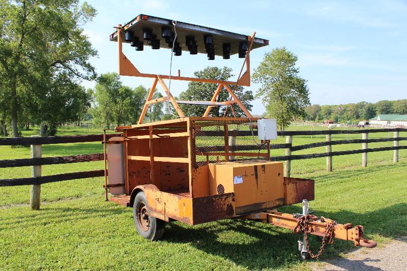 lot 5 image: Trailer wMetal Box & Lighting Attachment For Construction Road Signs Serial No. 23079-92 168 x 87 x 127.