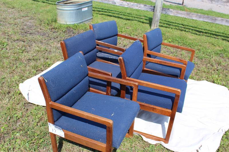 lot 17 image: Lot of (5) Wooden Chairs wArm Rests & Blue Upholstery 22 x 22 x 31.