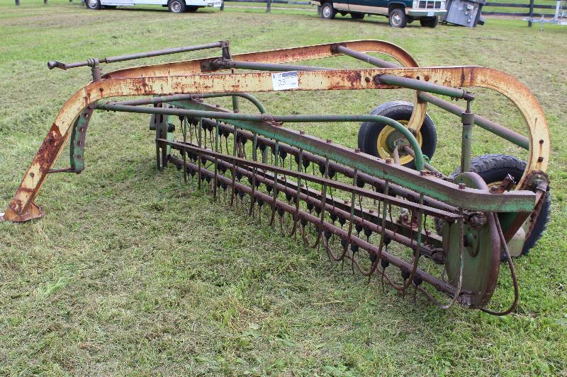 lot 23 image: John Deere 896 Pull-Along Side Delivery Semi-Integral Delivery Rake Serial No. 14301 146 x 128 x 43.