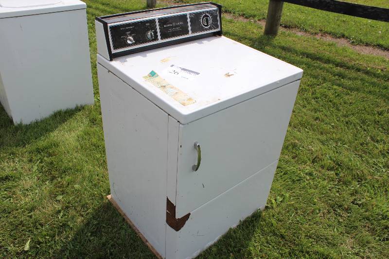 General Electric Heavy Duty Dryer; 27" x 24.5" x 42". Commercial