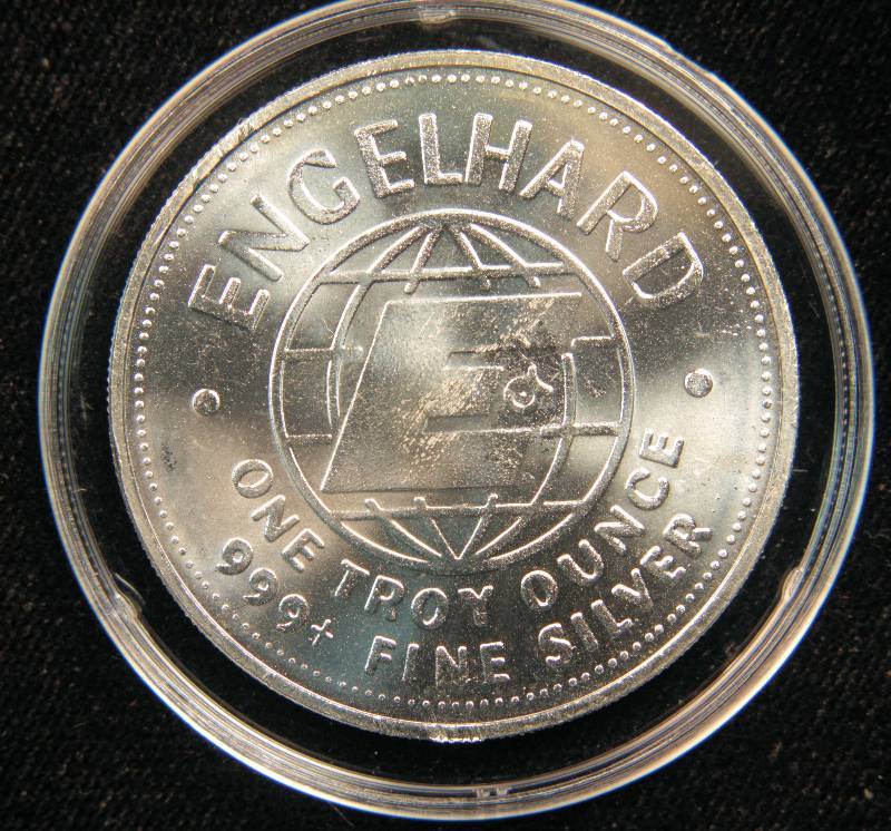 1 TROY OZ. .999 FINE SILVER PROSPECTOR ROUND 1982 IN AIRTITE HOLDER