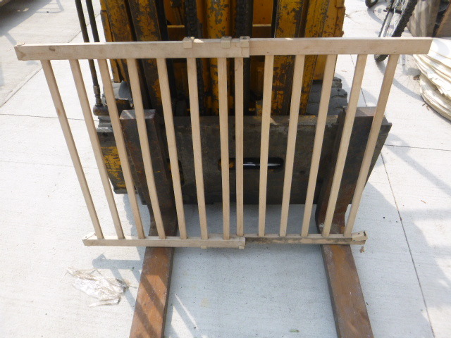 lot 14 image: Safety Gate