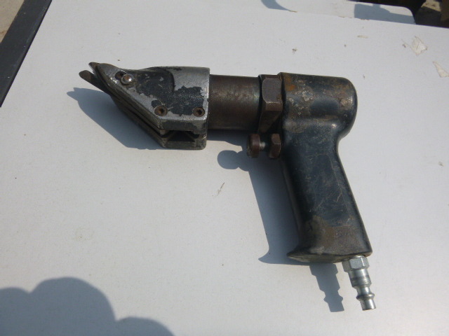 lot 30 image: Pneumatic Shear