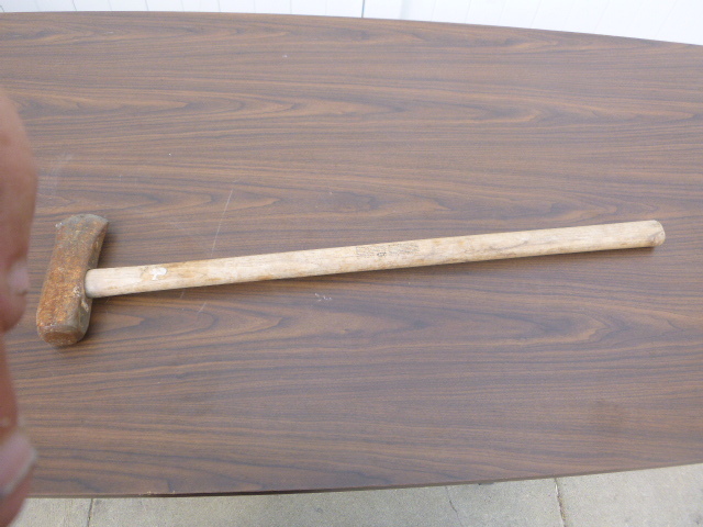 lot 40 image: Truper Splitting Maul