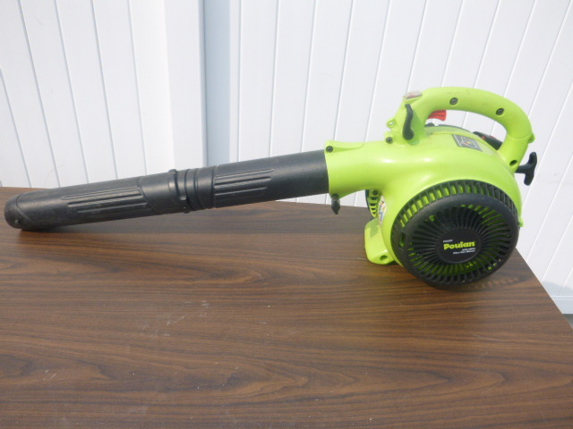 lot 49 image: Poulan Leaf Blower