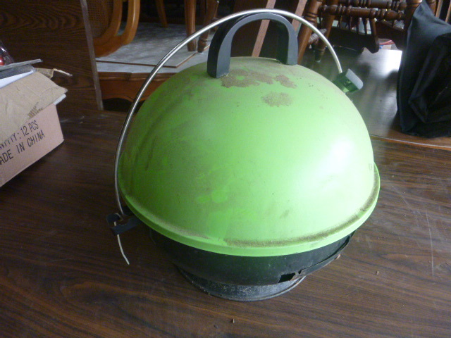 lot 59 image: Small Charcoal Grill