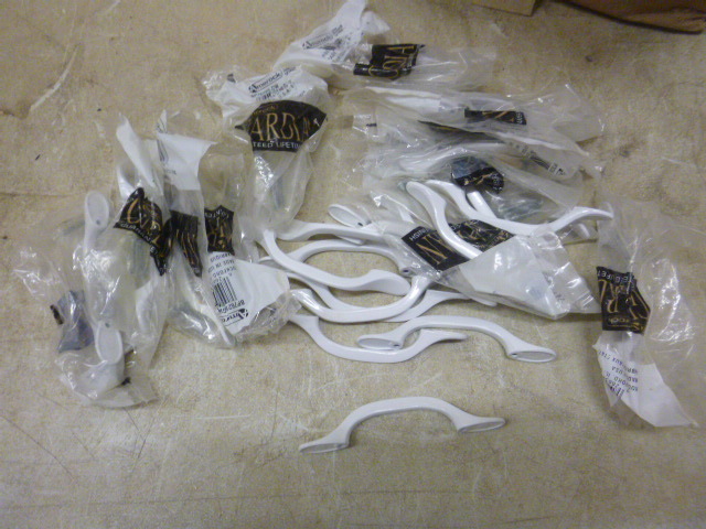 lot 78 image: CabinetDrawer Handles