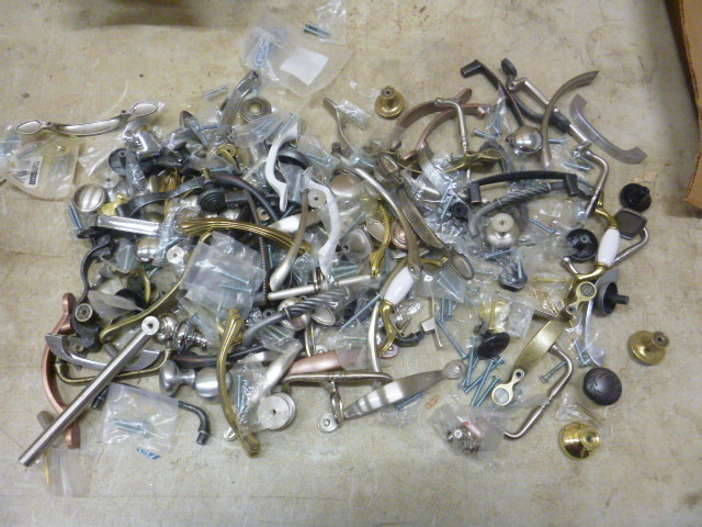 lot 82 image: Miscellaneous Cabinet Knobs and Handles