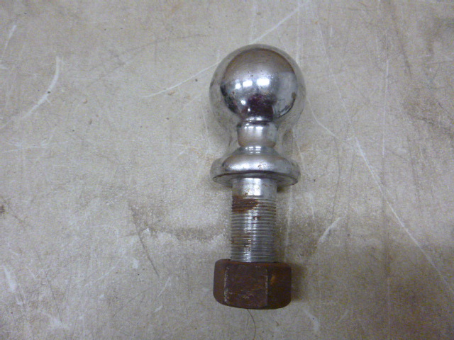 lot 106 image: Ball Hitch