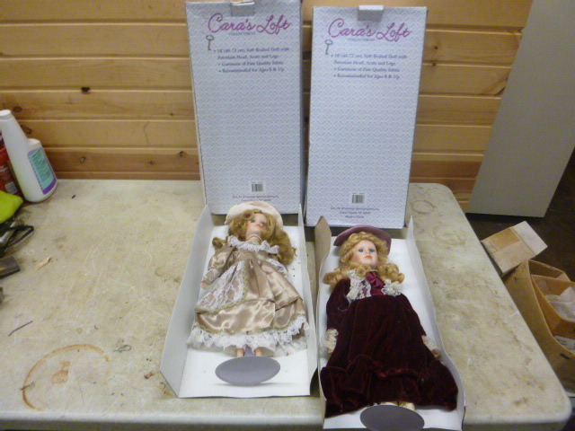 lot 126 image: 2 Caras Loft Dolls