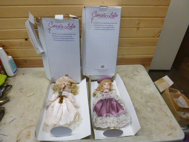 lot 127 image: 2 Caras Loft Dolls
