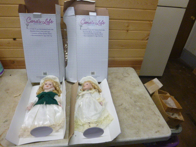 lot 129 image: 2 Caras Loft Dolls