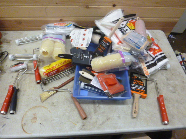 lot 163 image: Miscellaneous Painting Items