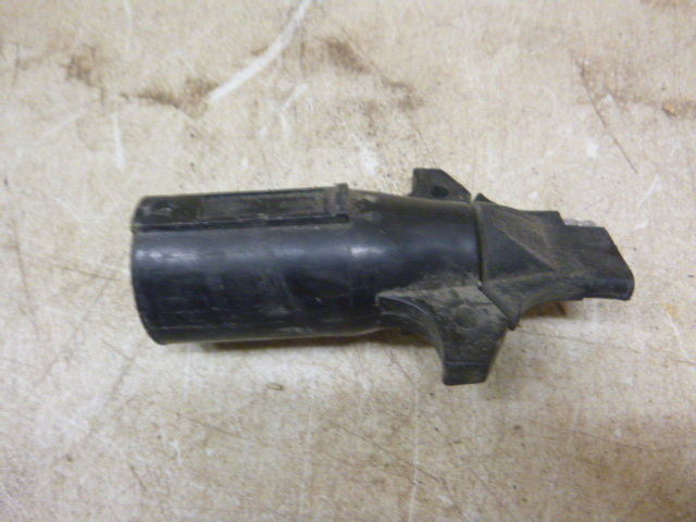 lot 193 image: 7 Pin to 4 Pin Conversion Plug