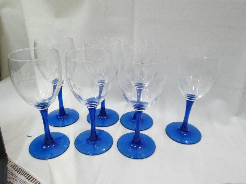 Qty 7 Nuance wine saphir stem (blue...