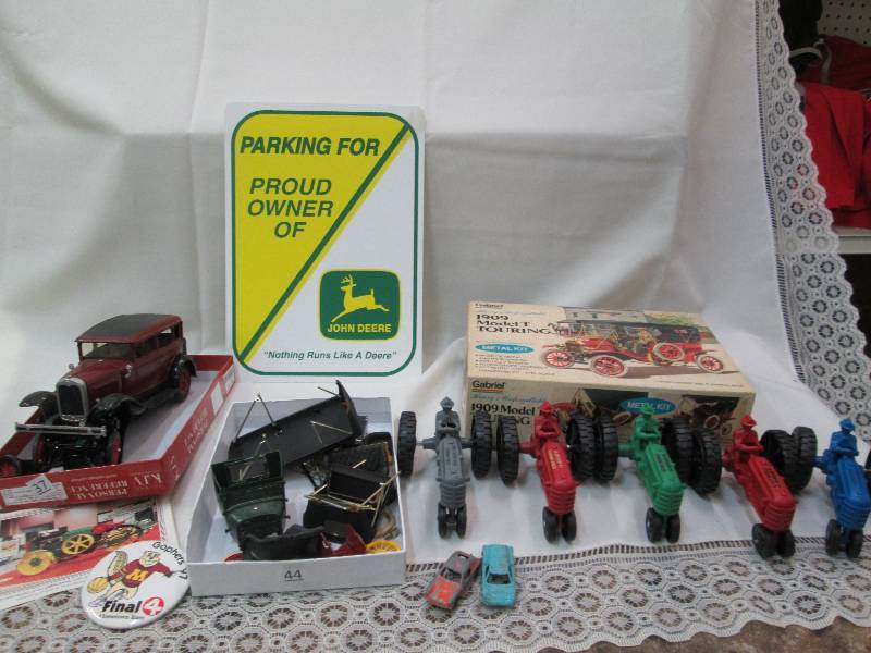 1909 Model T touring metal kit, som...