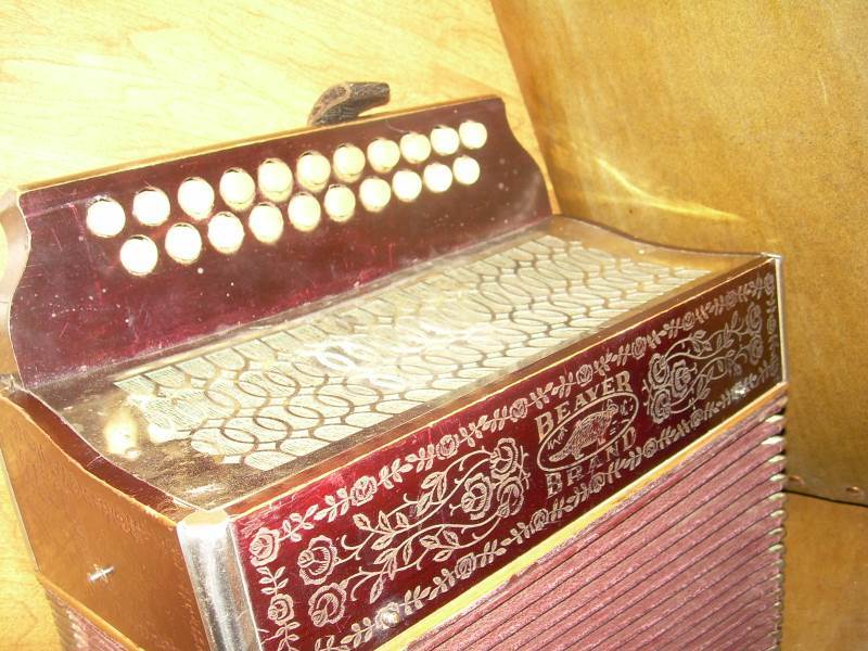 Beavor Brand pre 1930s accordian