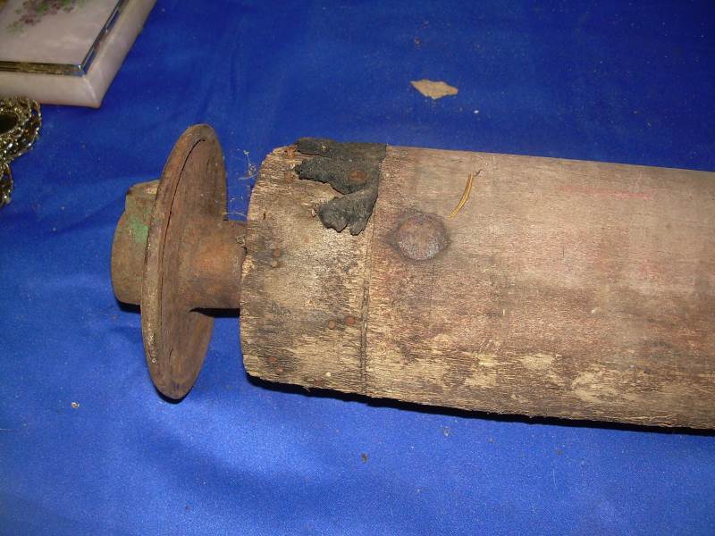 Vintage thrashing machine part